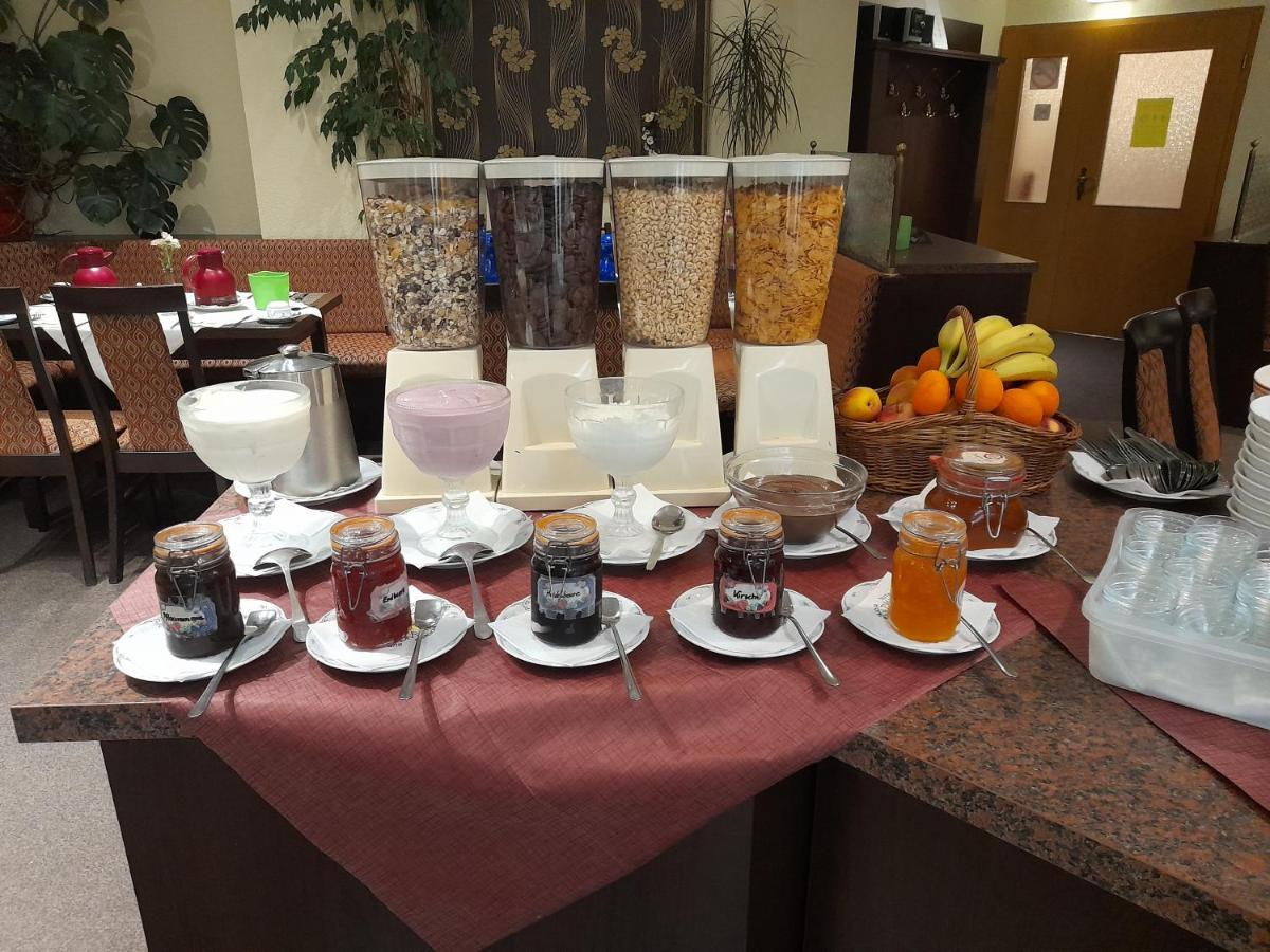 Mucha Ohg Hotel Sembziner Hof Klink Εξωτερικό φωτογραφία