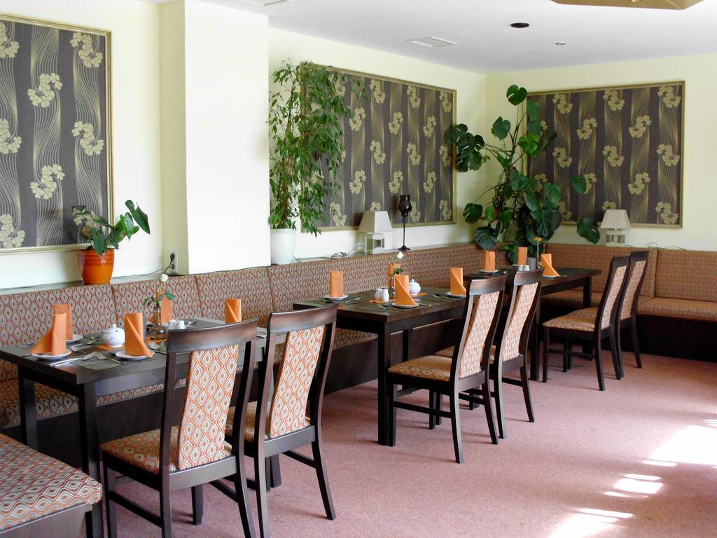 Mucha Ohg Hotel Sembziner Hof Klink Εξωτερικό φωτογραφία