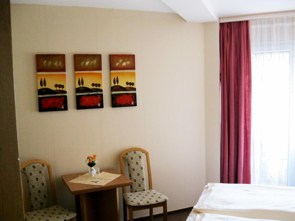 Mucha Ohg Hotel Sembziner Hof Klink Δωμάτιο φωτογραφία