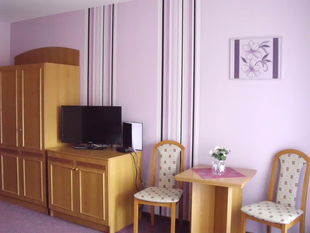 Mucha Ohg Hotel Sembziner Hof Klink Δωμάτιο φωτογραφία