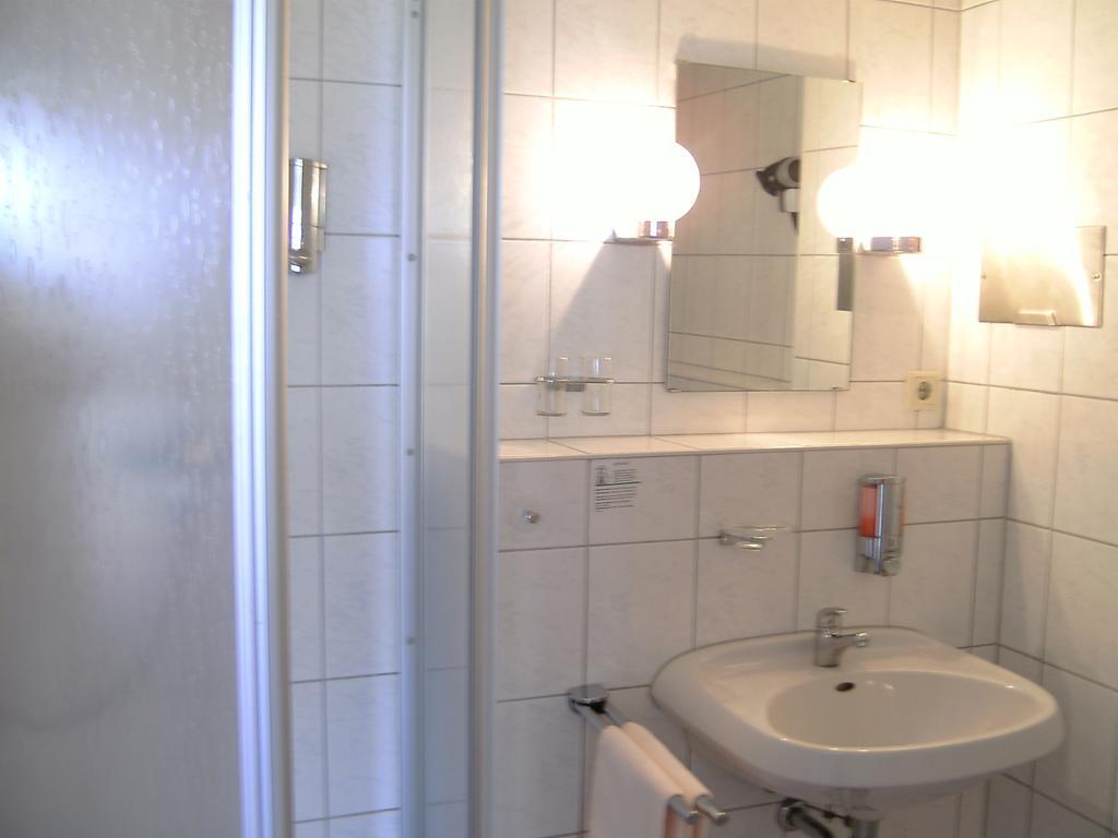 Mucha Ohg Hotel Sembziner Hof Klink Εξωτερικό φωτογραφία
