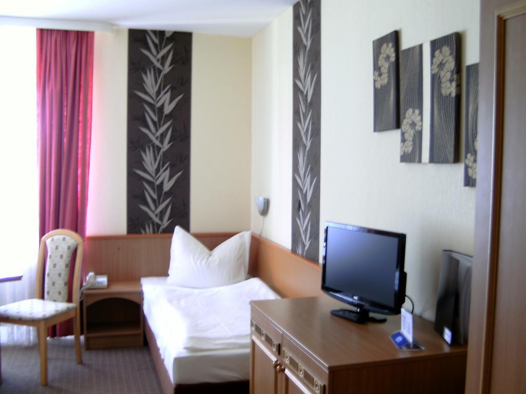 Mucha Ohg Hotel Sembziner Hof Klink Δωμάτιο φωτογραφία