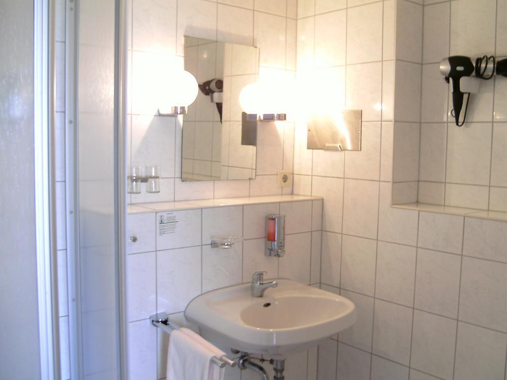 Mucha Ohg Hotel Sembziner Hof Klink Εξωτερικό φωτογραφία